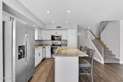 Kitchen - 2208 S Peppertree Ct, Gilbert, AZ 85295 photo 2 of 5