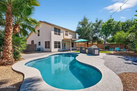 2208 S Peppertree Ct, Gilbert, AZ 85295