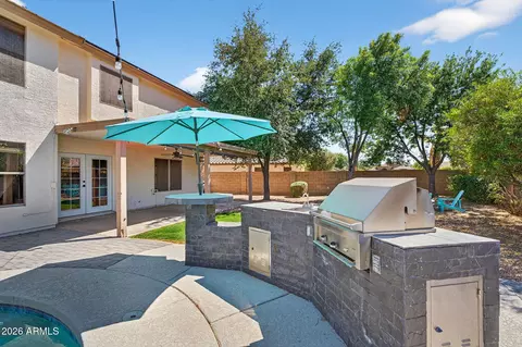 Exterior - 2208 S Peppertree Ct, Gilbert, AZ 85295 photo 10 of 13