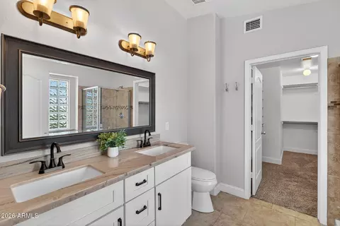 Bath - 2208 S Peppertree Ct, Gilbert, AZ 85295 photo 2 of 7