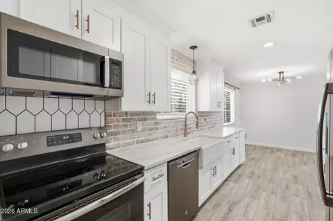 Kitchen - 11325 E Marguerite Ave, Mesa, AZ 85208 photo 4 of 4