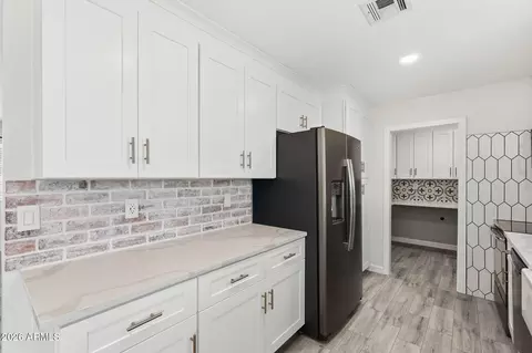 Kitchen - 11325 E Marguerite Ave, Mesa, AZ 85208 photo 2 of 4