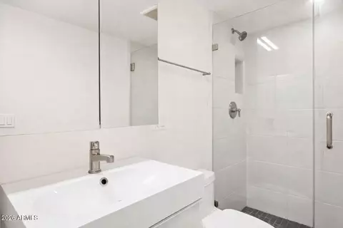 Bath - 4727 E Lafayette Blvd #110, Phoenix, AZ 85018 photo 1 of 1