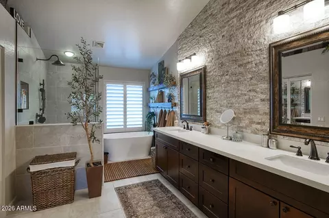 Bath - 4080 E Laurel Ave, Gilbert, AZ 85234 photo 3 of 4