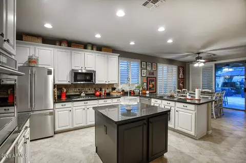 Kitchen - 4080 E Laurel Ave, Gilbert, AZ 85234 photo 2 of 4
