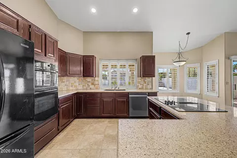 Kitchen - 1043 W Iris Dr, Gilbert, AZ 85233 photo 3 of 4