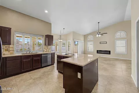 Kitchen - 1043 W Iris Dr, Gilbert, AZ 85233 photo 2 of 4