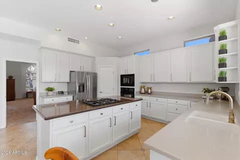 Kitchen - 7943 E Sugarloaf Cir, Mesa, AZ 85207 photo 4 of 6