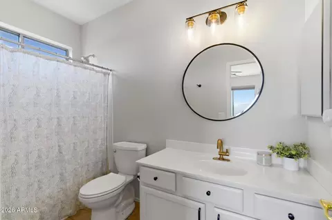 Bath - 7943 E Sugarloaf Cir, Mesa, AZ 85207 photo 5 of 6