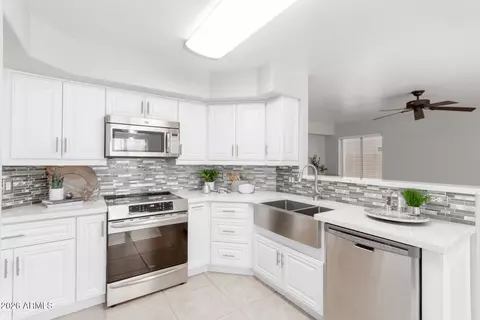 3611 E Windmere Dr, Phoenix, AZ 85048