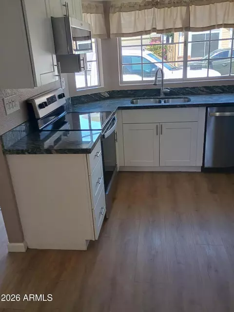 Kitchen - 3545 E Montreal Pl, Phoenix, AZ 85032 photo 2 of 2