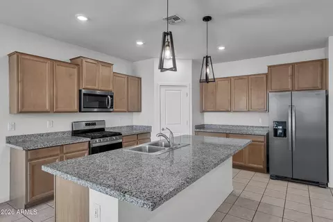 12660 W State Ct, Glendale, AZ 85307