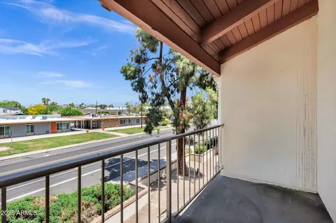 Exterior - 1017 E Maryland Ave #236, Phoenix, AZ 85014 photo 4 of 7
