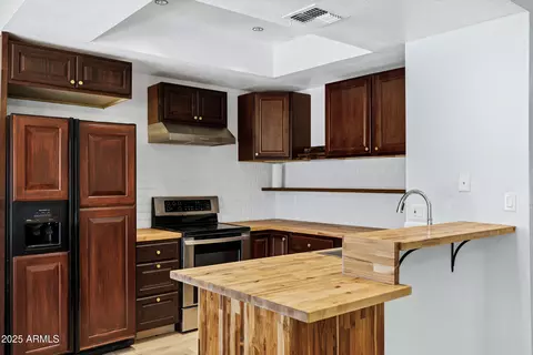 Kitchen - 1017 E Maryland Ave #236, Phoenix, AZ 85014 photo 3 of 4