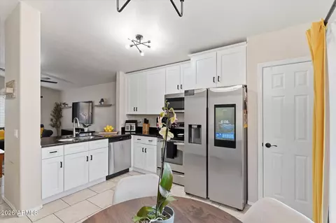 Kitchen - 1404 W Montebello Ave, Apache Junction, AZ 85120 photo 2 of 3