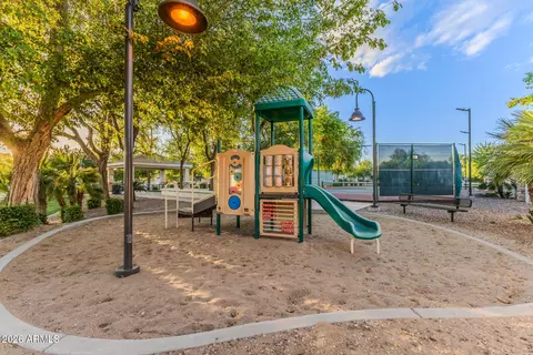 View/Area - 2266 E Mallory Cir, Mesa, AZ 85213 photo 2 of 6