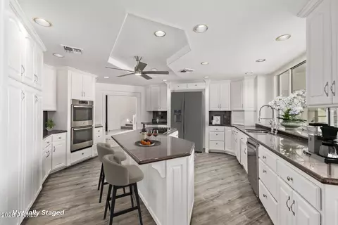 Kitchen - 2266 E Mallory Cir, Mesa, AZ 85213 photo 4 of 5