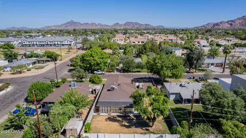 View/Area - 3907 E Mulberry Dr, Phoenix, AZ 85018 photo 6 of 7