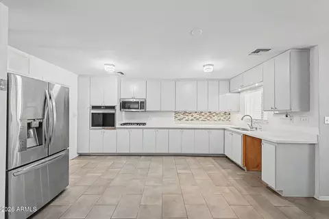 Kitchen - 3907 E Mulberry Dr, Phoenix, AZ 85018 photo 1 of 3