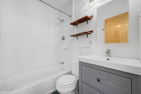Bath - 3907 E Mulberry Dr, Phoenix, AZ 85018 photo 3 of 3