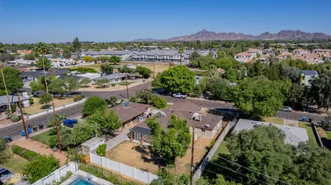 View/Area - 3907 E Mulberry Dr, Phoenix, AZ 85018 photo 5 of 7
