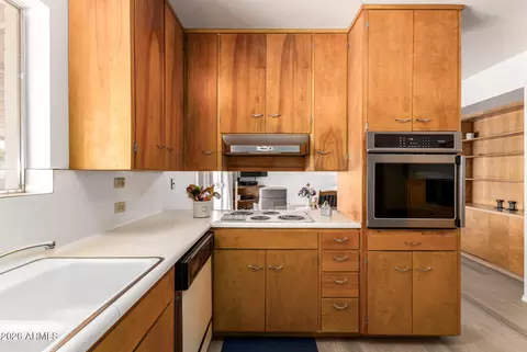Kitchen - 5337 W Thomas Rd, Phoenix, AZ 85031 photo 4 of 4