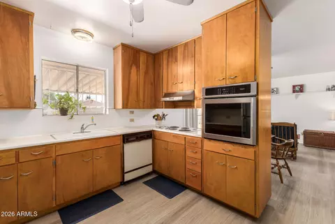 Kitchen - 5337 W Thomas Rd, Phoenix, AZ 85031 photo 3 of 4