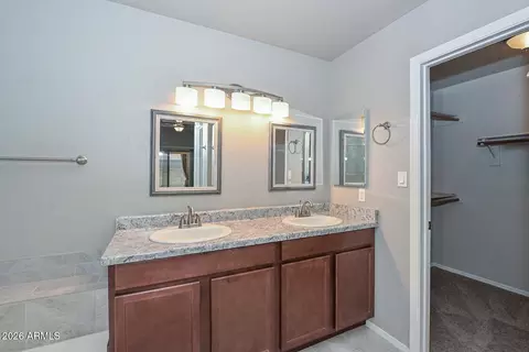 Bath - 3125 E Siesta Ln, Phoenix, AZ 85050 photo 4 of 5
