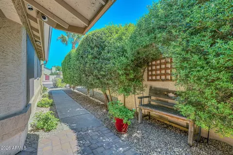 Exterior - 3125 E Siesta Ln, Phoenix, AZ 85050 photo 3 of 8
