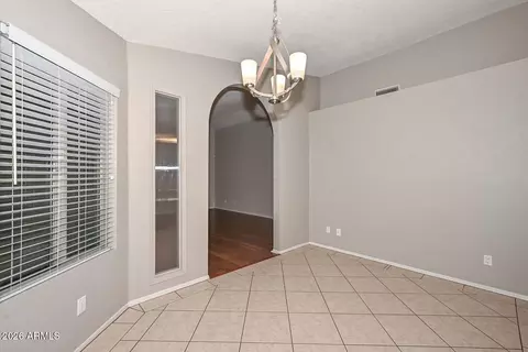 Dining - 3125 E Siesta Ln, Phoenix, AZ 85050 photo 4 of 4