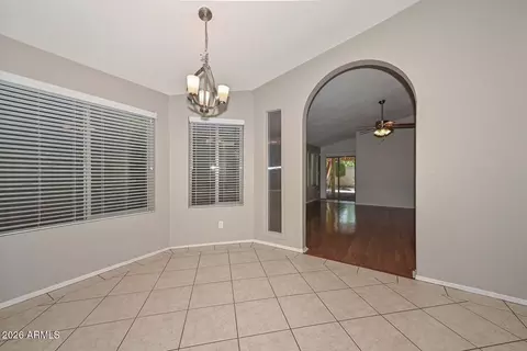 Dining - 3125 E Siesta Ln, Phoenix, AZ 85050 photo 2 of 4