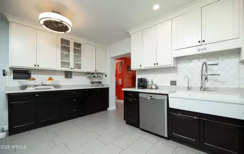 Kitchen - 935 E Oregon Ave, Phoenix, AZ 85014 photo 2 of 5