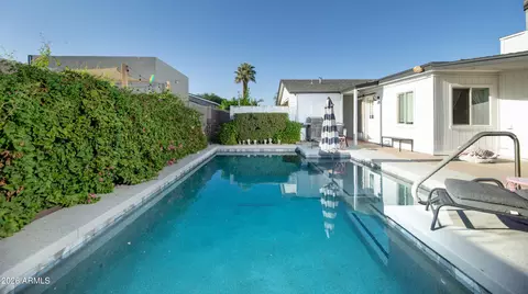 Exterior - 935 E Oregon Ave, Phoenix, AZ 85014 photo 8 of 15