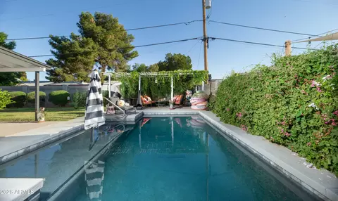 Exterior - 935 E Oregon Ave, Phoenix, AZ 85014 photo 10 of 15