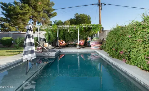 Exterior - 935 E Oregon Ave, Phoenix, AZ 85014 photo 9 of 15