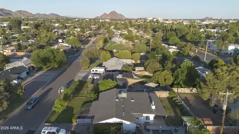 View/Area - 935 E Oregon Ave, Phoenix, AZ 85014 photo 2 of 5