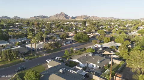 View/Area - 935 E Oregon Ave, Phoenix, AZ 85014 photo 3 of 5