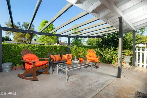 Exterior - 935 E Oregon Ave, Phoenix, AZ 85014 photo 5 of 15