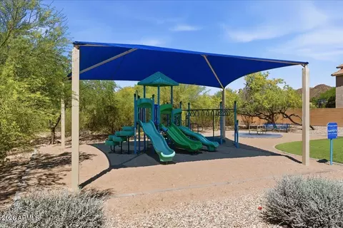View/Area - 2249 E Soft Wind Dr, Phoenix, AZ 85024 photo 2 of 11