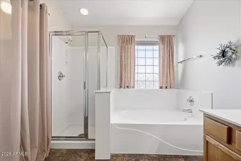 Bath - 2249 E Soft Wind Dr, Phoenix, AZ 85024 photo 3 of 4