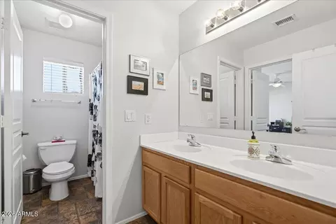 Bath - 2249 E Soft Wind Dr, Phoenix, AZ 85024 photo 4 of 4