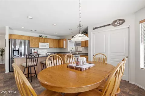 Dining - 2249 E Soft Wind Dr, Phoenix, AZ 85024 photo 2 of 3