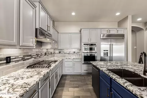 Kitchen - 2046 N Steele Cir, Mesa, AZ 85207 photo 3 of 4