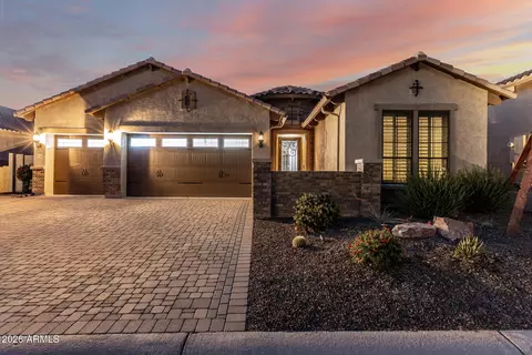2046 N Steele Cir, Mesa, AZ 85207