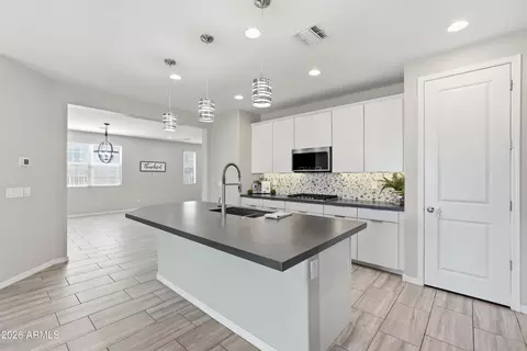2840 E Sunland Ave, Phoenix, AZ 85040 photo 5