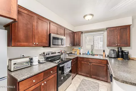 Kitchen - 1014 E Spence Ave #208, Tempe, AZ 85281 photo 4 of 5