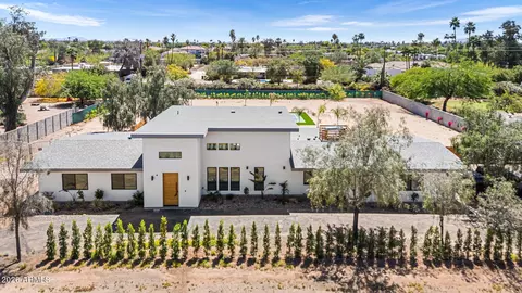 8621 E Indian Bend Rd, Scottsdale, AZ 85250