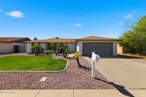 915 W Loughlin Dr, Chandler, AZ 85225