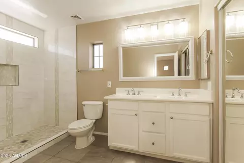 Bath - 1346 E Dunbar Dr, Phoenix, AZ 85042 photo 1 of 2