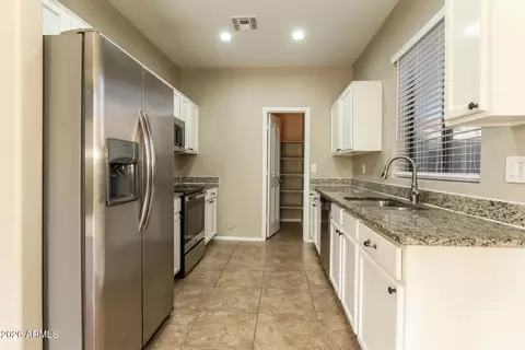 Kitchen - 1346 E Dunbar Dr, Phoenix, AZ 85042 photo 1 of 1